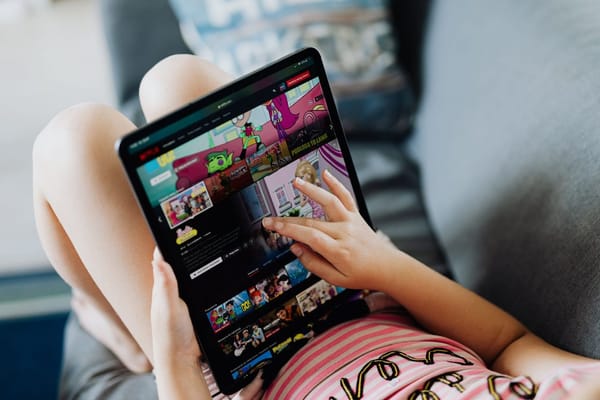 Summer Screen Time, Without the Guilt: A Plan That Actually Holds